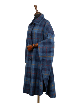 Harris Tweed Ladies Buttoned Long Cape - A075